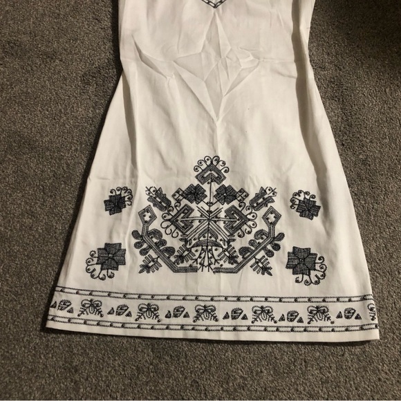 White and blue Embroidered Sleeveless dress - Picture 4 of 4